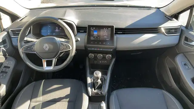 Renault Clio view 11