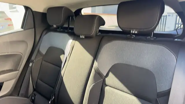 Renault Clio view 9