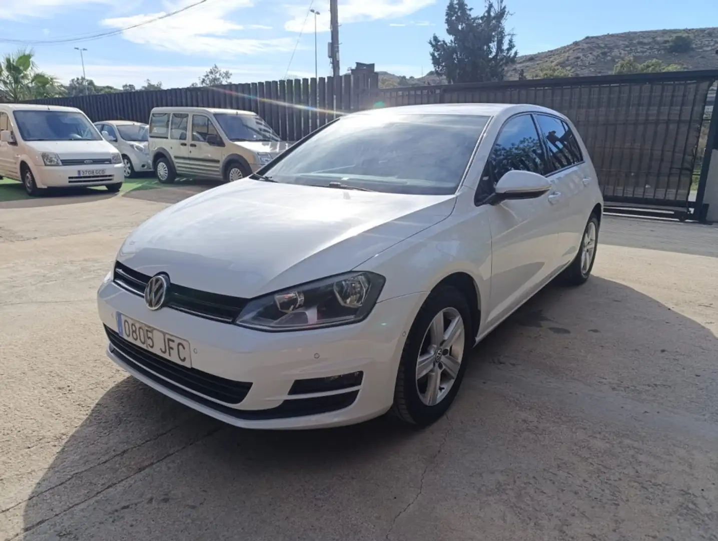 Volkswagen Golf 1.6TDI CR BMT Advance 110 Weiß - 1