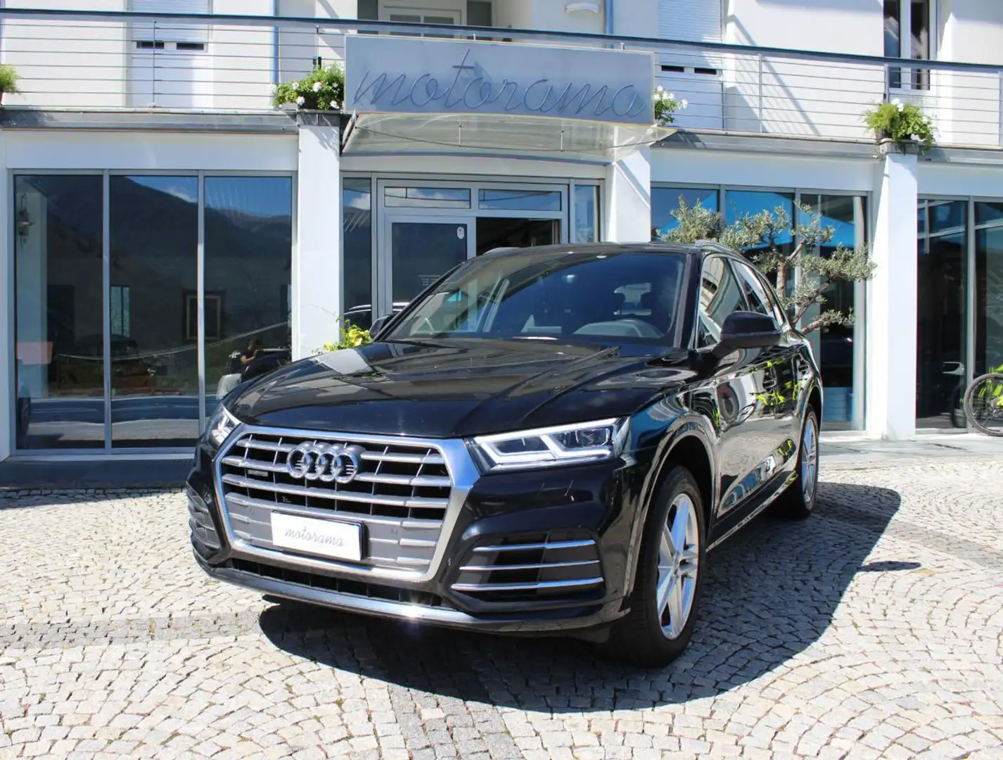 Audi Q5 40 TDI 204 CV quattro S tronic S line plus LED Noir - 1