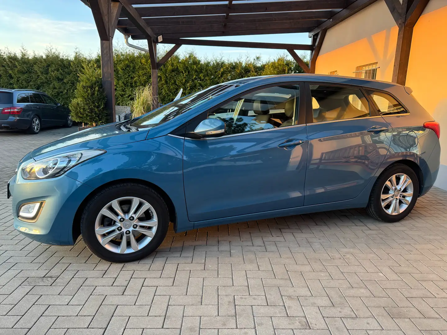 Hyundai i30 Kombi|Trend|Winterräder|Teilleder|Klimaautom.| Blau - 2