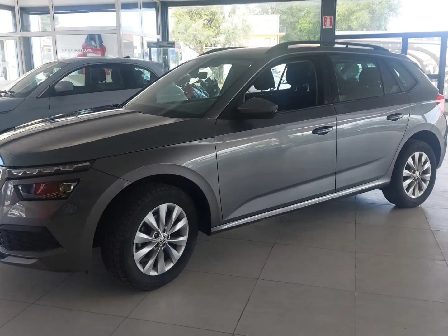 Skoda Kamiq Kamiq 1.0 tsi Ambition  NO OBBLIGO RATE Grigio - 1
