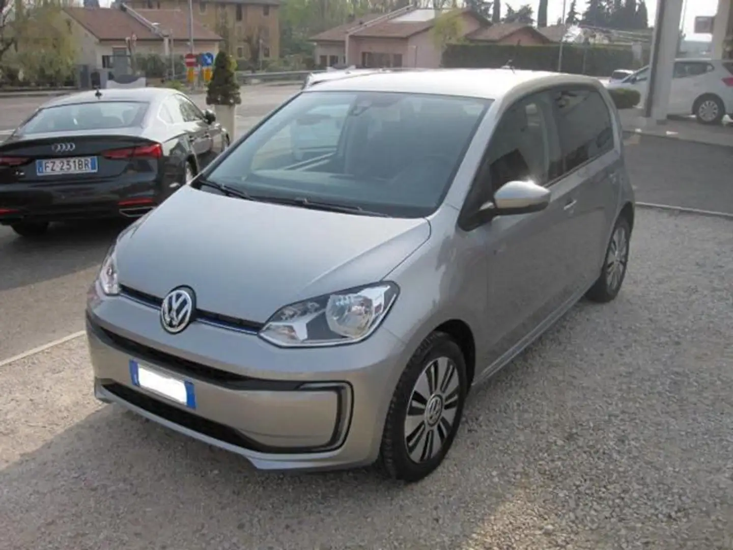 Volkswagen e-up! 82 CV NEOPATENTATI Argent - 1