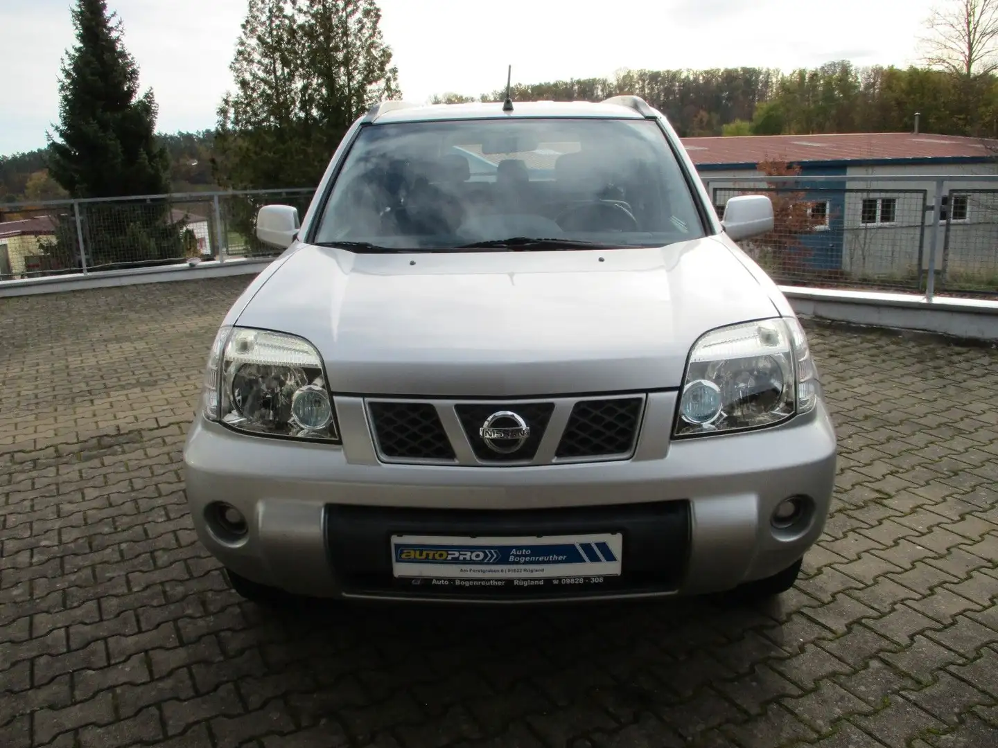 Nissan X-Trail Comfort+4x4+AHK Silber - 2