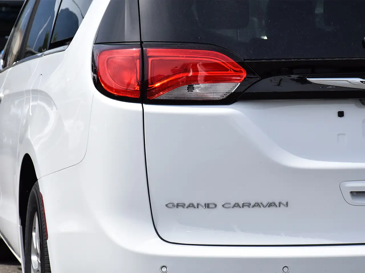 Chrysler Grand Caravan снимка Chrysler Grand Caravan