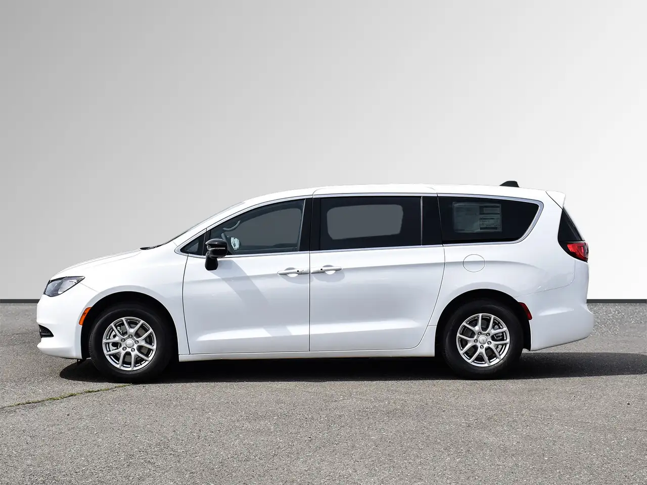Chrysler Grand Caravan снимка Chrysler Grand Caravan
