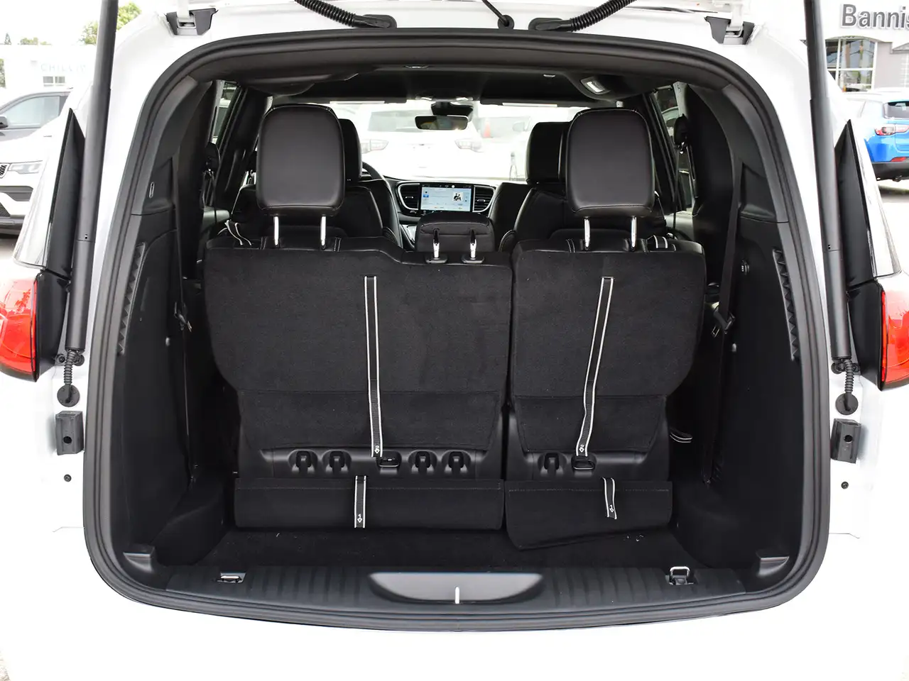 Chrysler Grand Caravan снимка Chrysler Grand Caravan
