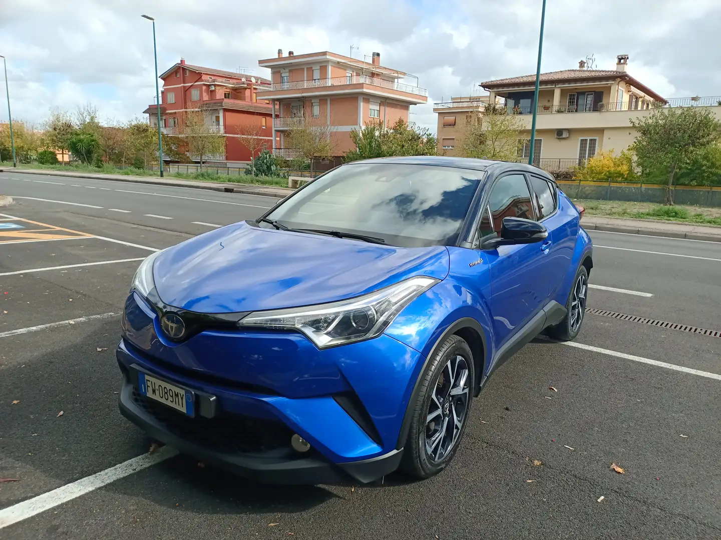 Toyota C-HR C-HR I 2016 1.8h Dynamic 2wd e-cvt Blu/Azzurro - 2