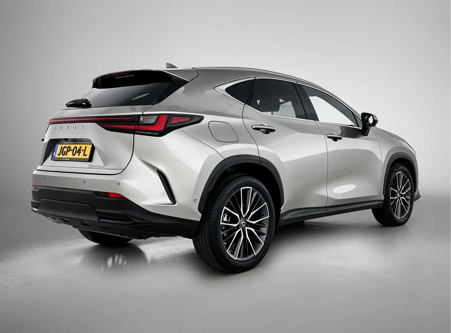 Lexus NX 450h+ AWD Executive Line | Stoelgeheugen | Stoelventilat Gris - 2