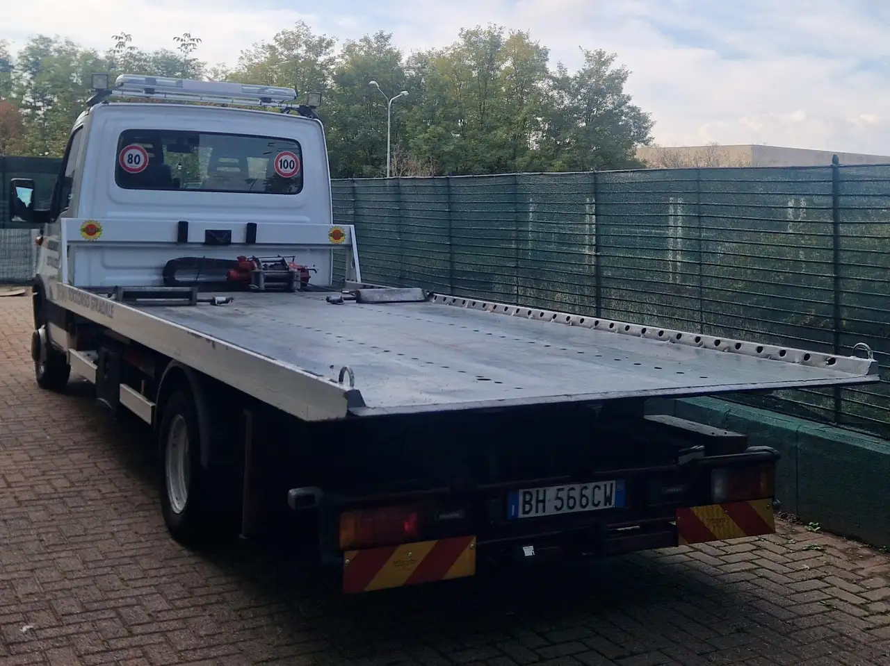 Iveco Daily CARRO ATTREZZI PATENTE C, foto 2
