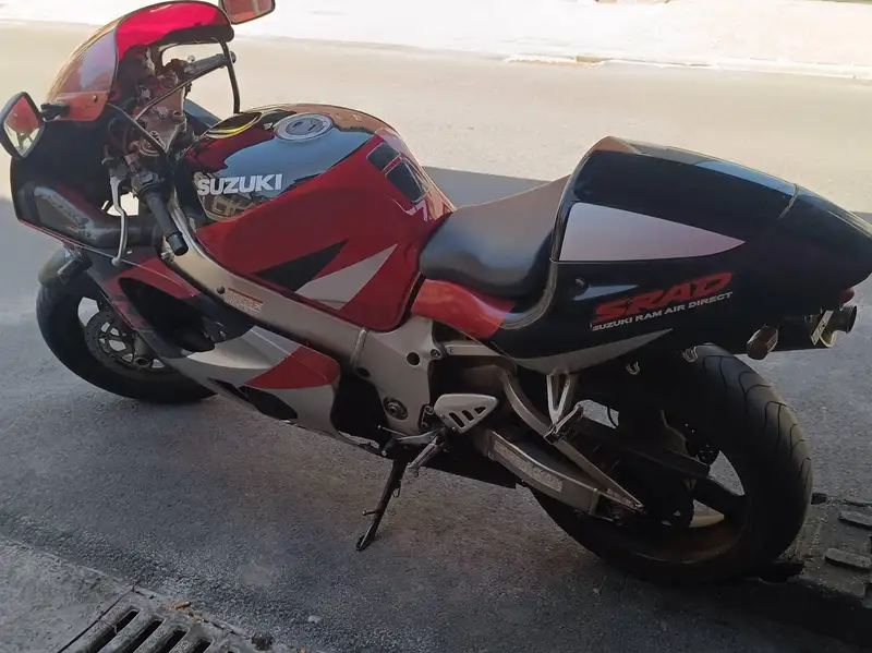 Suzuki GSX-R 750