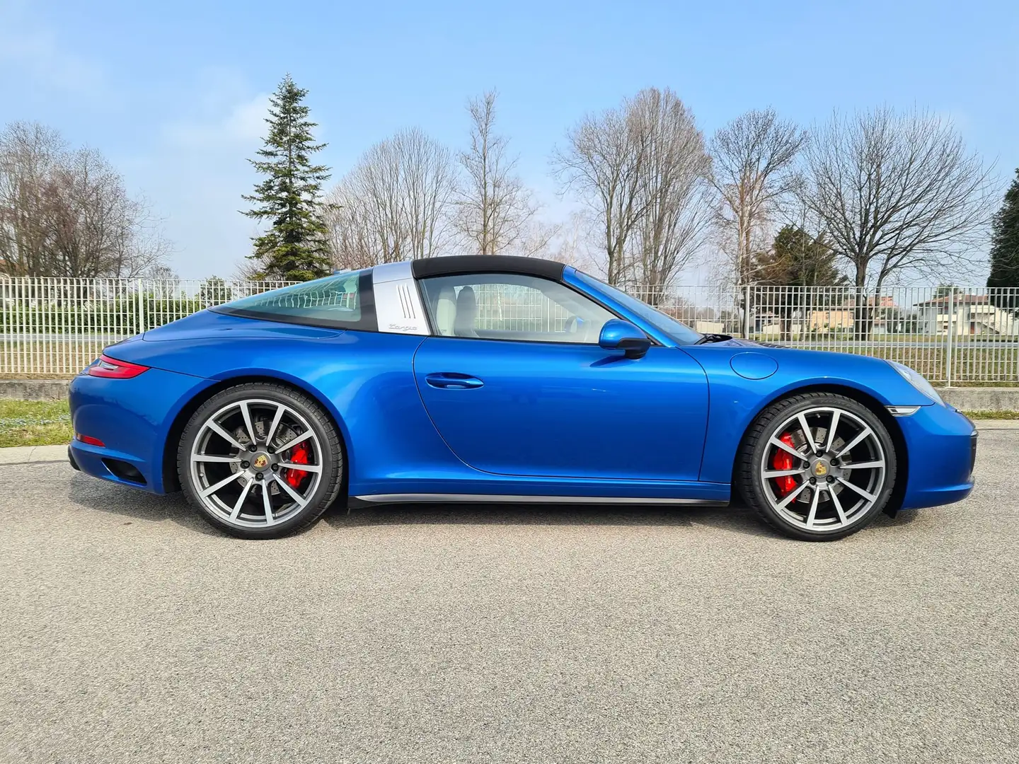 Porsche 991 911 Carrera 4S Targa *Manuale*991.2 Blau - 2