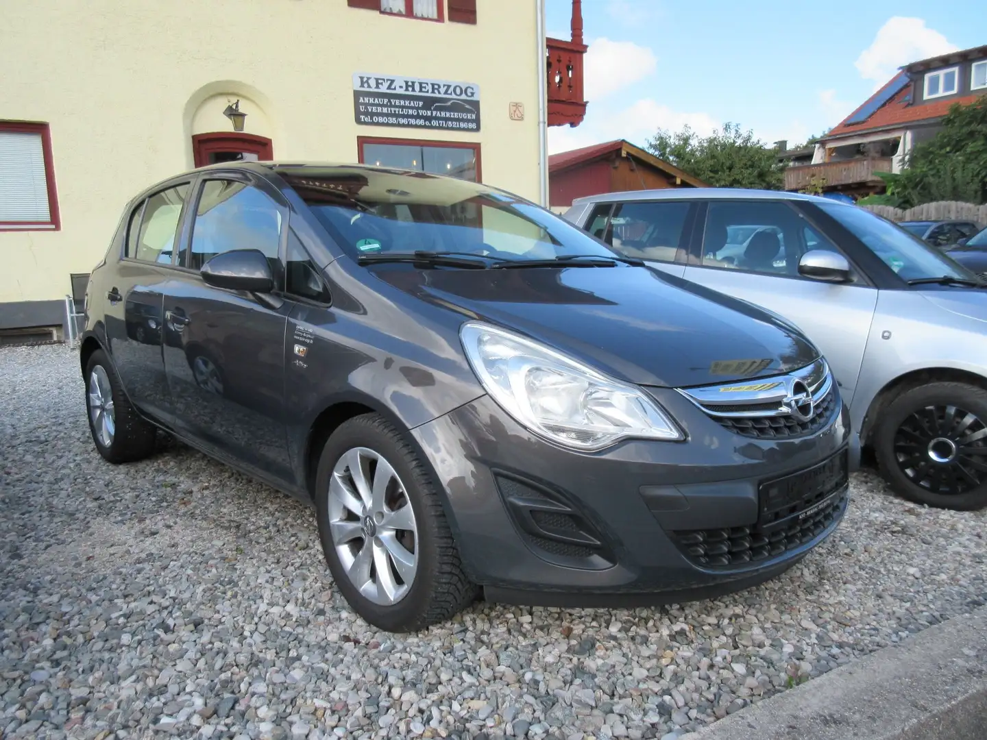 Opel Corsa Corsa  5-Türer 1.2 16V ecoFLEX Active Klima Alu Grau - 1