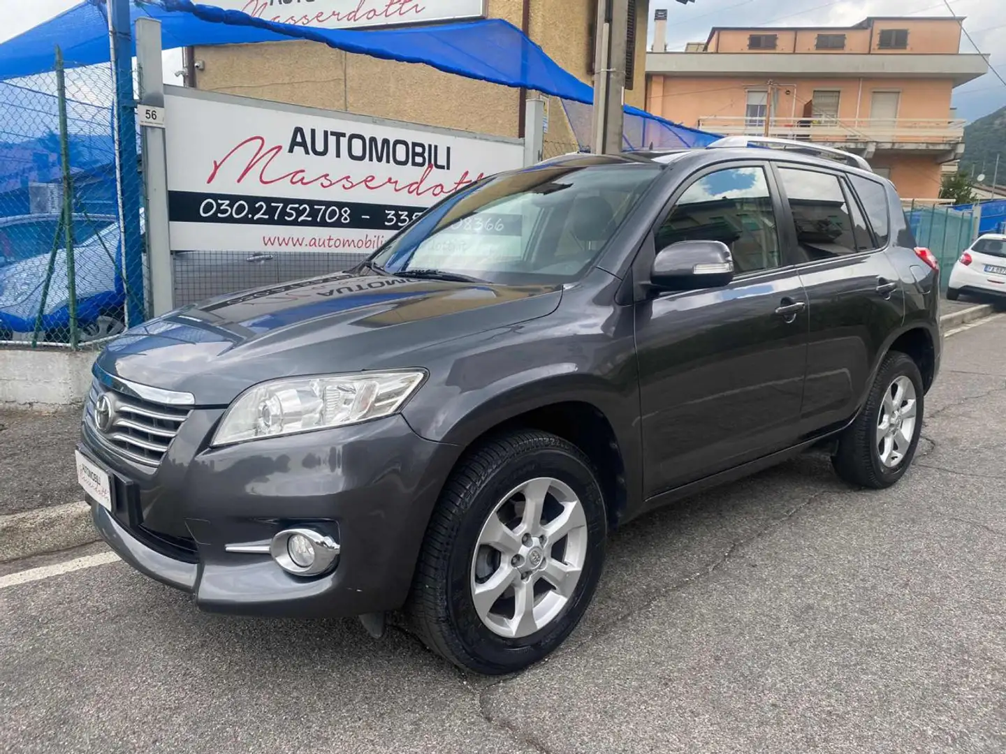 Toyota RAV 4 MY23 RAV4 2.2 D-4D 150 CV DPF Exclusive Gris - 2