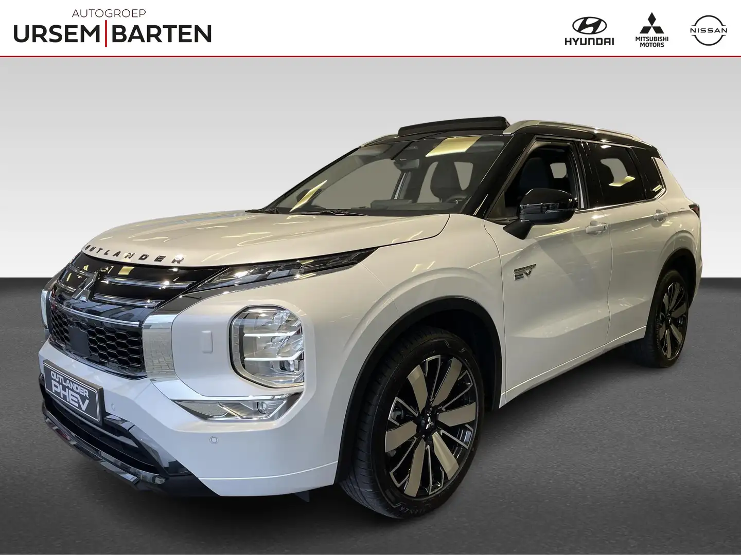 Mitsubishi Outlander 2.4 PHEV Instyle van € 60.930 voor € 58.930 Bianco - 1