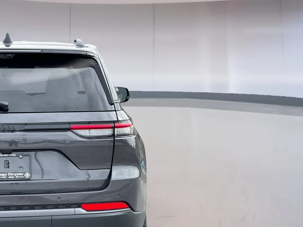 Jeep Grand Cherokee снимка Jeep Grand Cherokee
