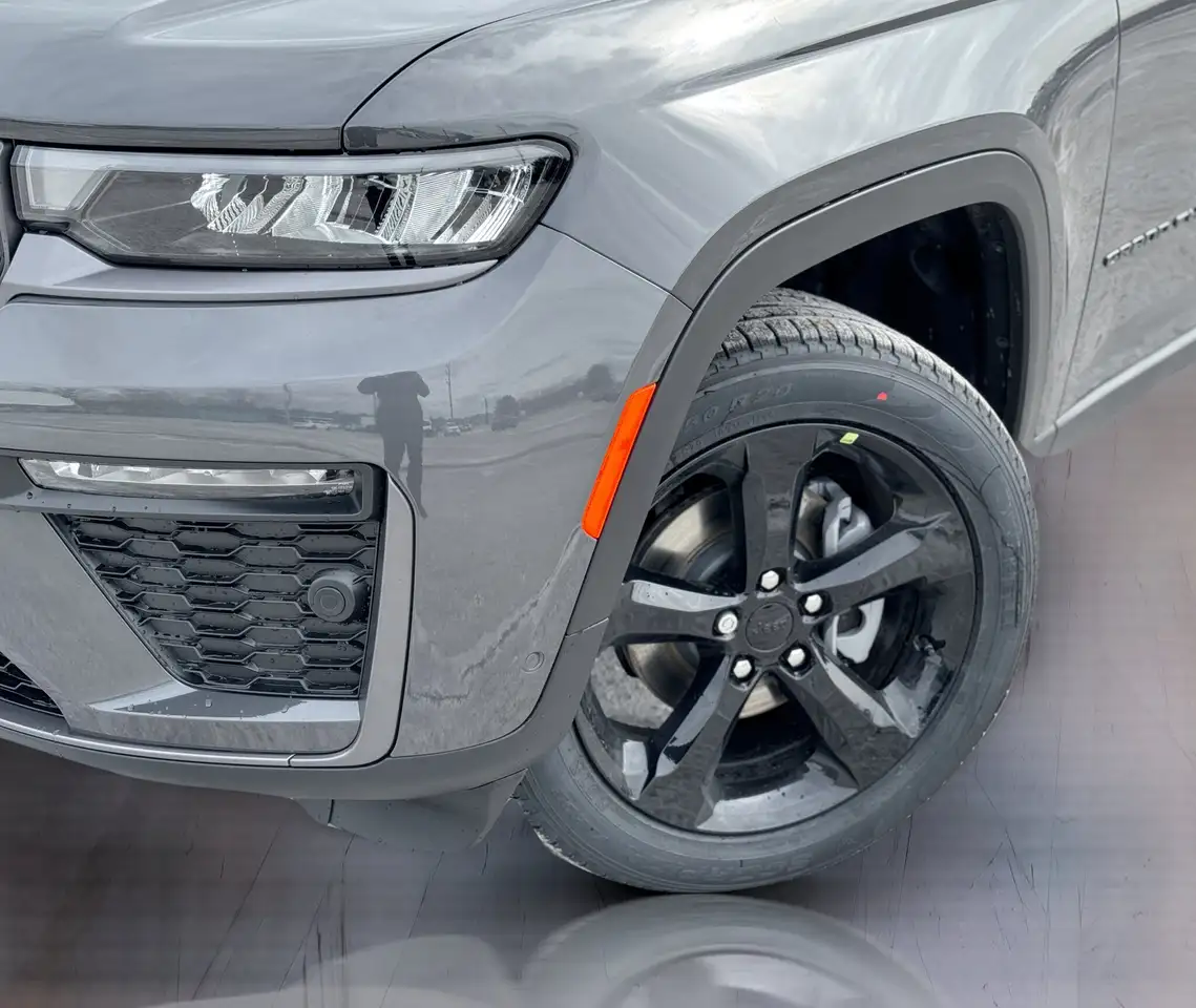 Jeep Grand Cherokee снимка Jeep Grand Cherokee