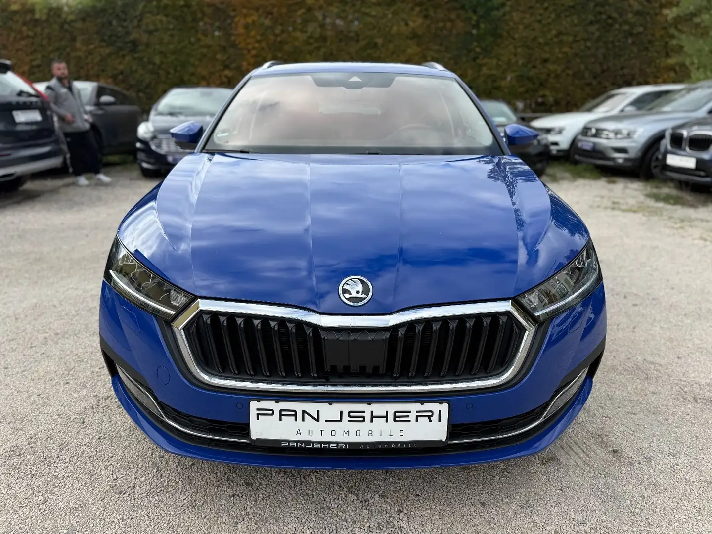Skoda Octavia Combi DSG First Edition Kamera AHK HuD Blau - 2