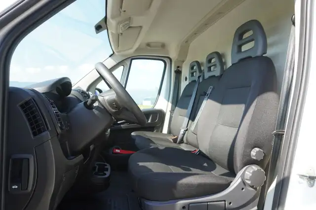 Fiat Ducato view 11