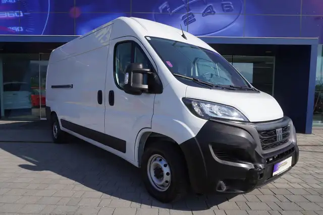 Fiat Ducato view 2