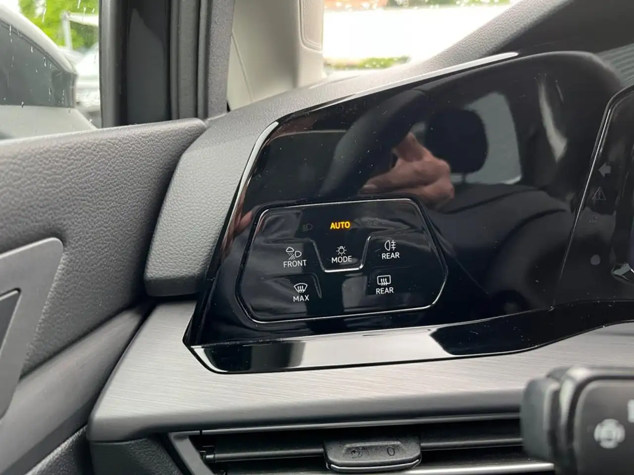 Volkswagen Golf Standard Model — photo 19
