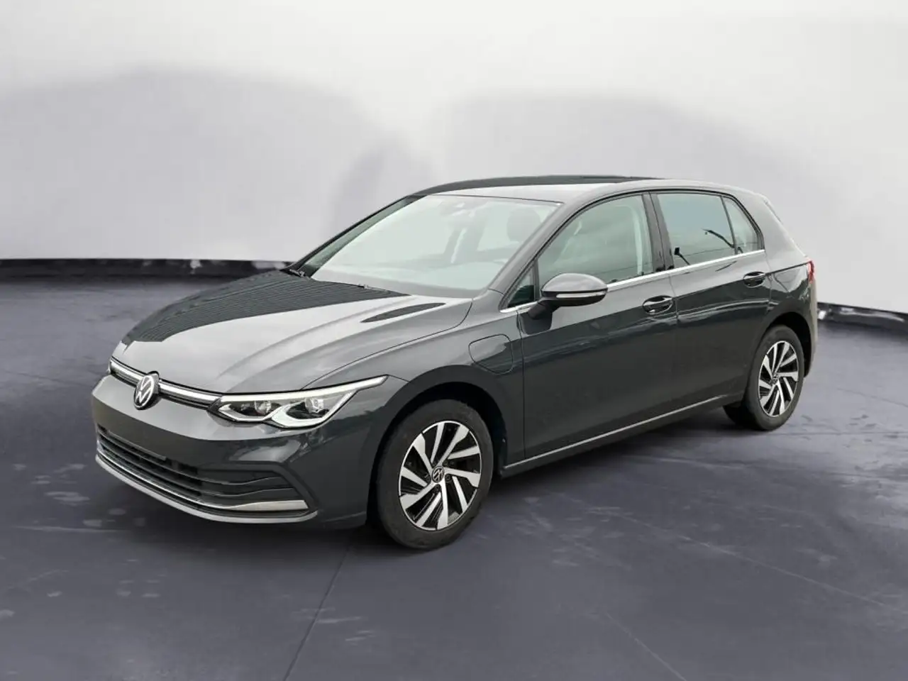 Volkswagen Golf Standard Model — photo 7