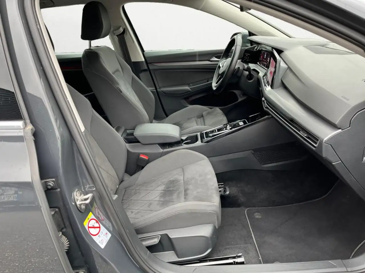 Volkswagen Golf Standard Model — photo 11