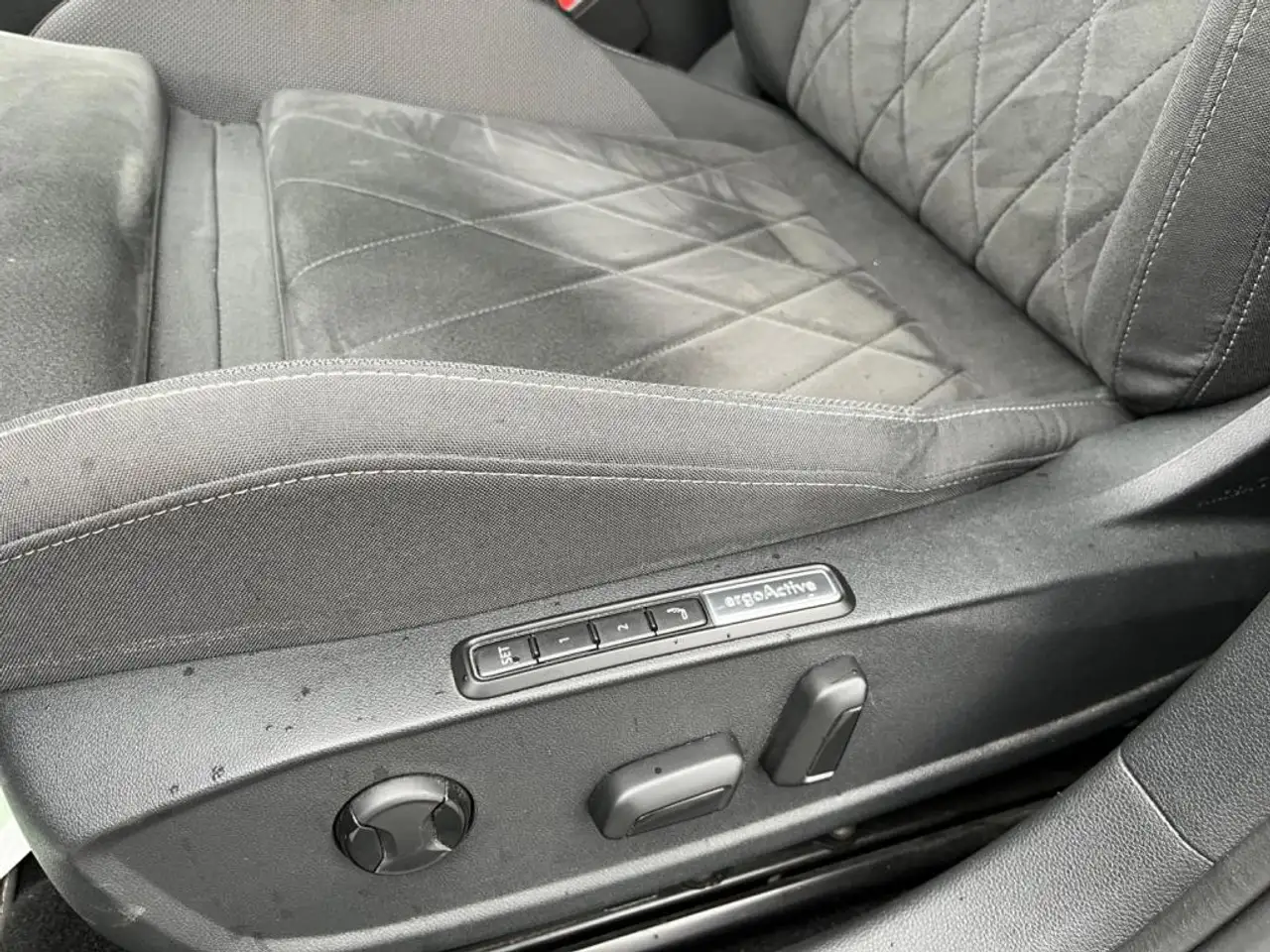 Volkswagen Golf Standard Model — photo 27