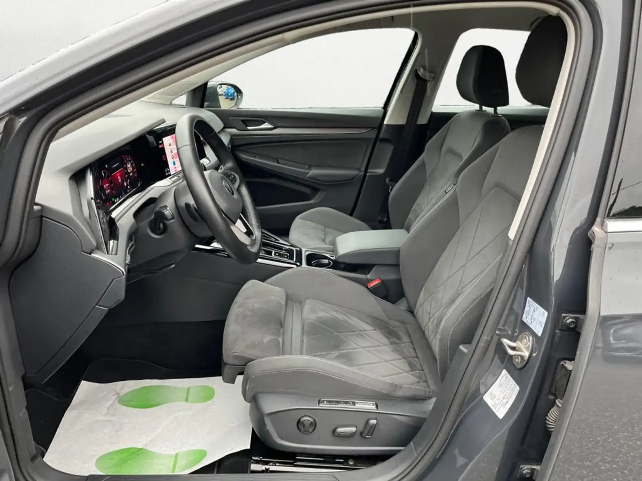 Volkswagen Golf Standard Model — photo 10