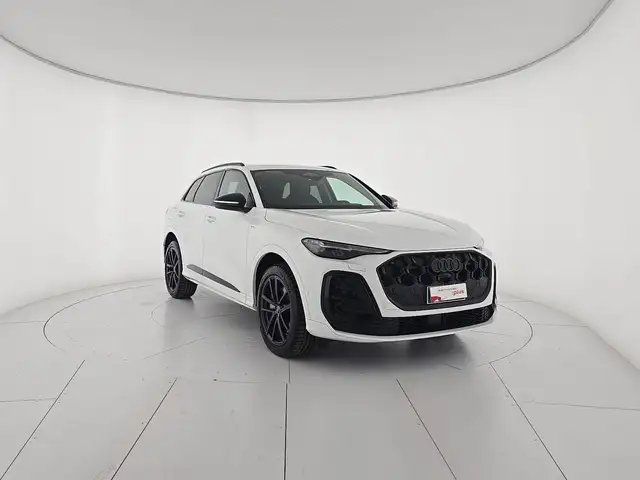 Audi Q5 view 7