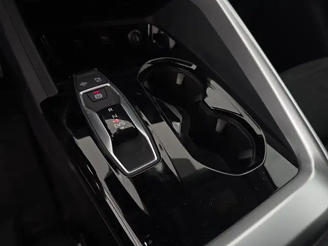 Audi Q5 view 13