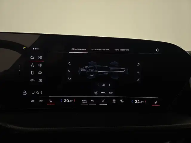 Audi Q5 view 14