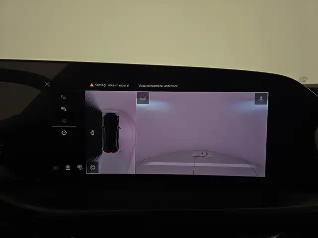 Audi Q5 view 15