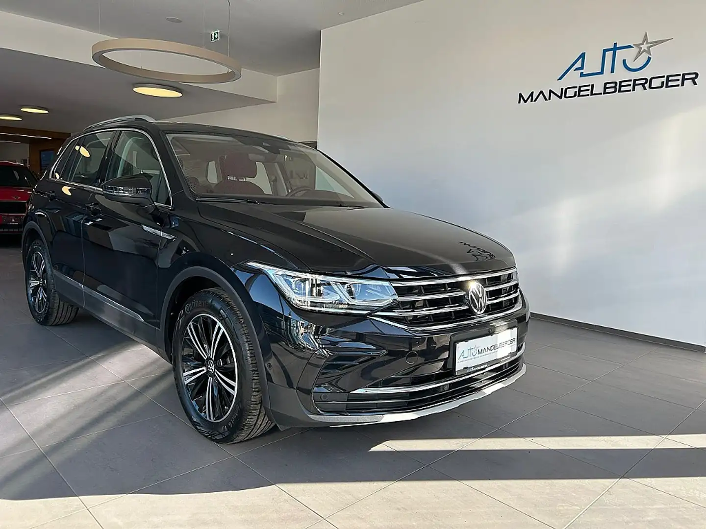 Volkswagen Tiguan 2,0 TDI Elegance DSG, Panoramadach, Matrix LED,... Schwarz - 1