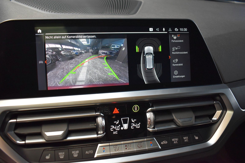 BMW 330 i Touring M SPORT* — photo 3