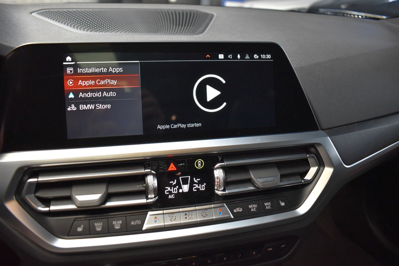 BMW 330 i Touring M SPORT* — photo 17