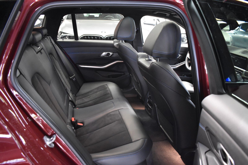 BMW 330 i Touring M SPORT* — photo 16