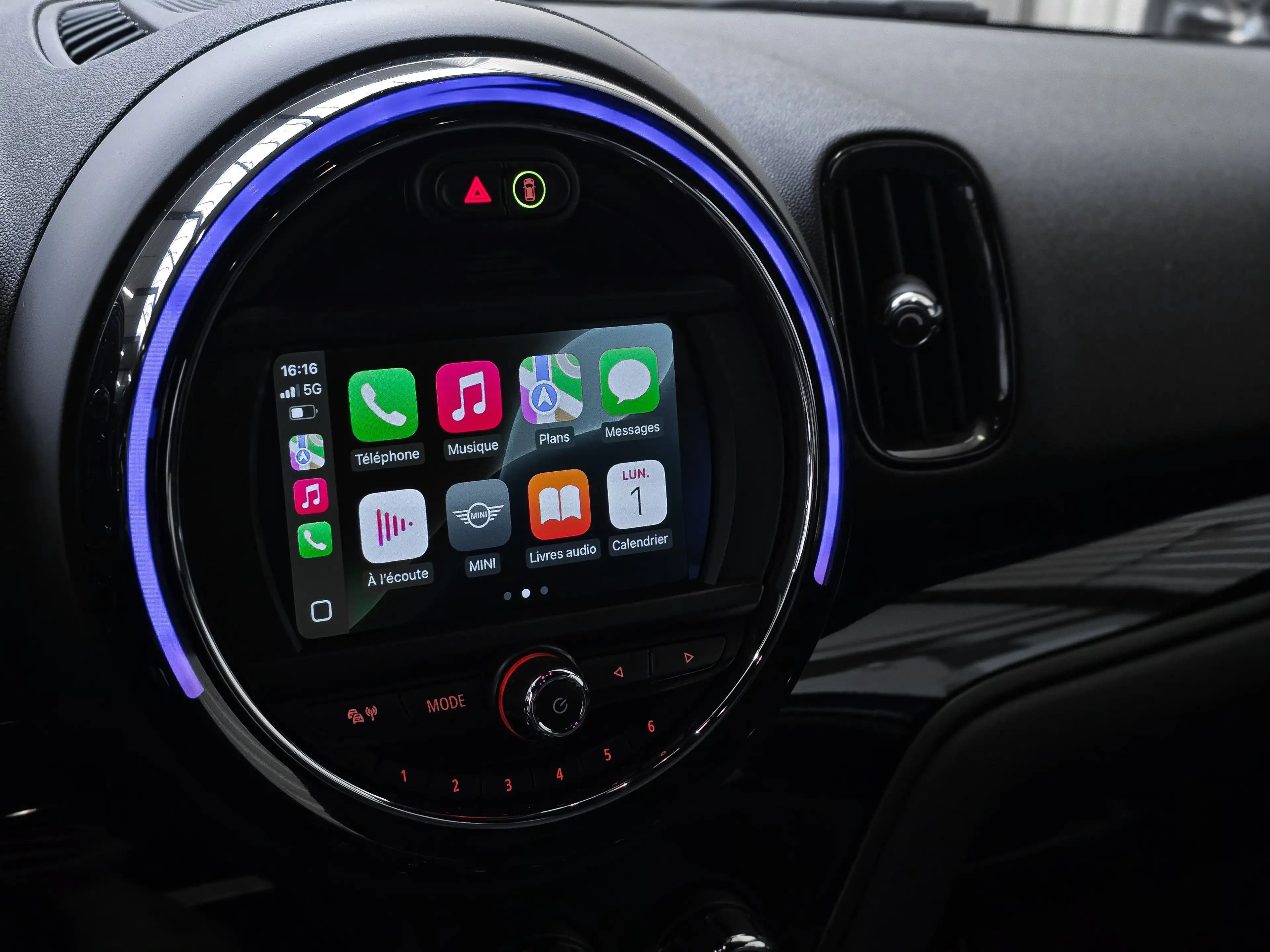 MINI One Countryman ✖ LED D'AMBIANCE | CARPLAY |BLACK PACK | GPS ✔ — photo 2