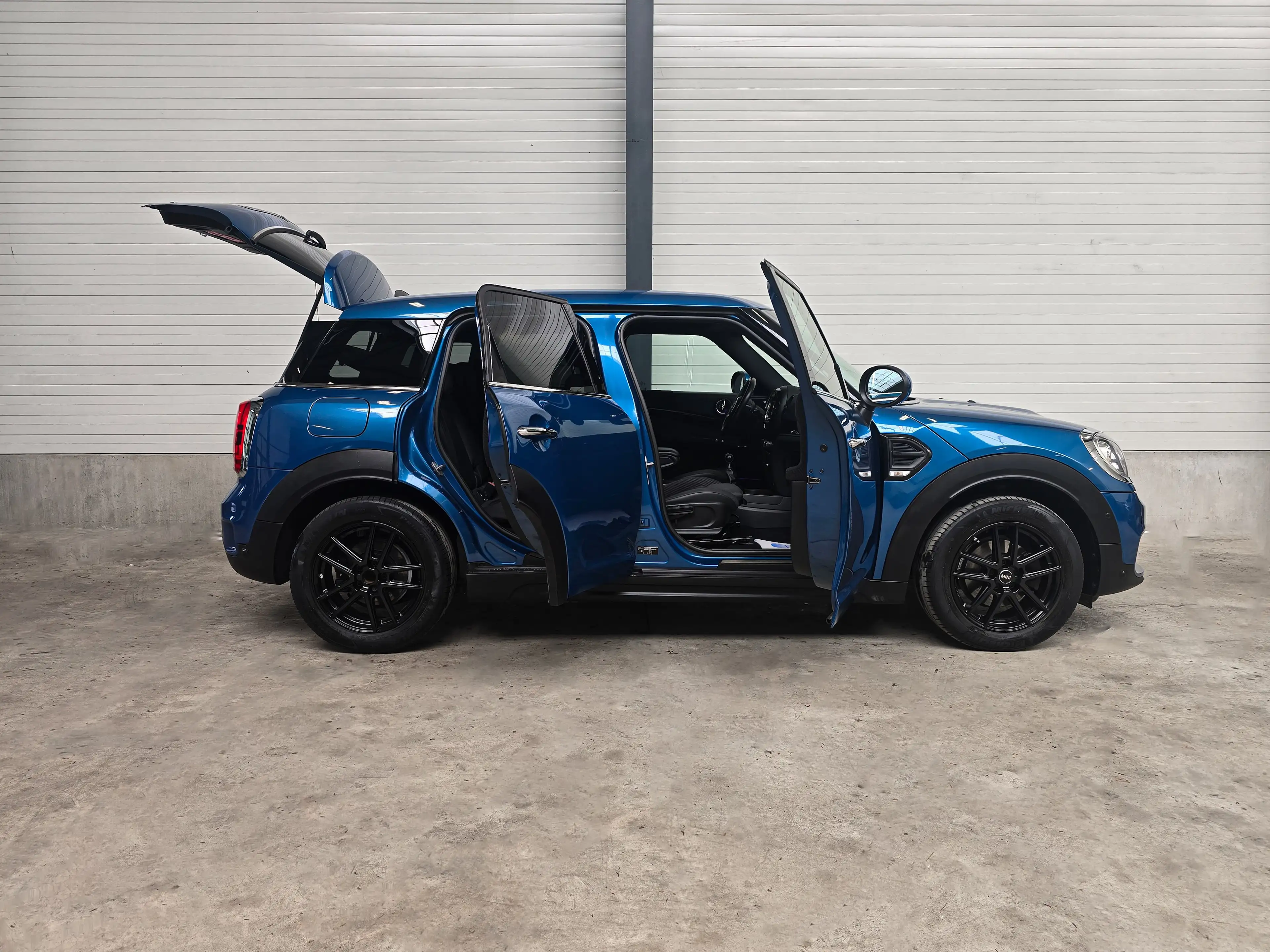MINI One Countryman ✖ LED D'AMBIANCE | CARPLAY |BLACK PACK | GPS ✔ — photo 5