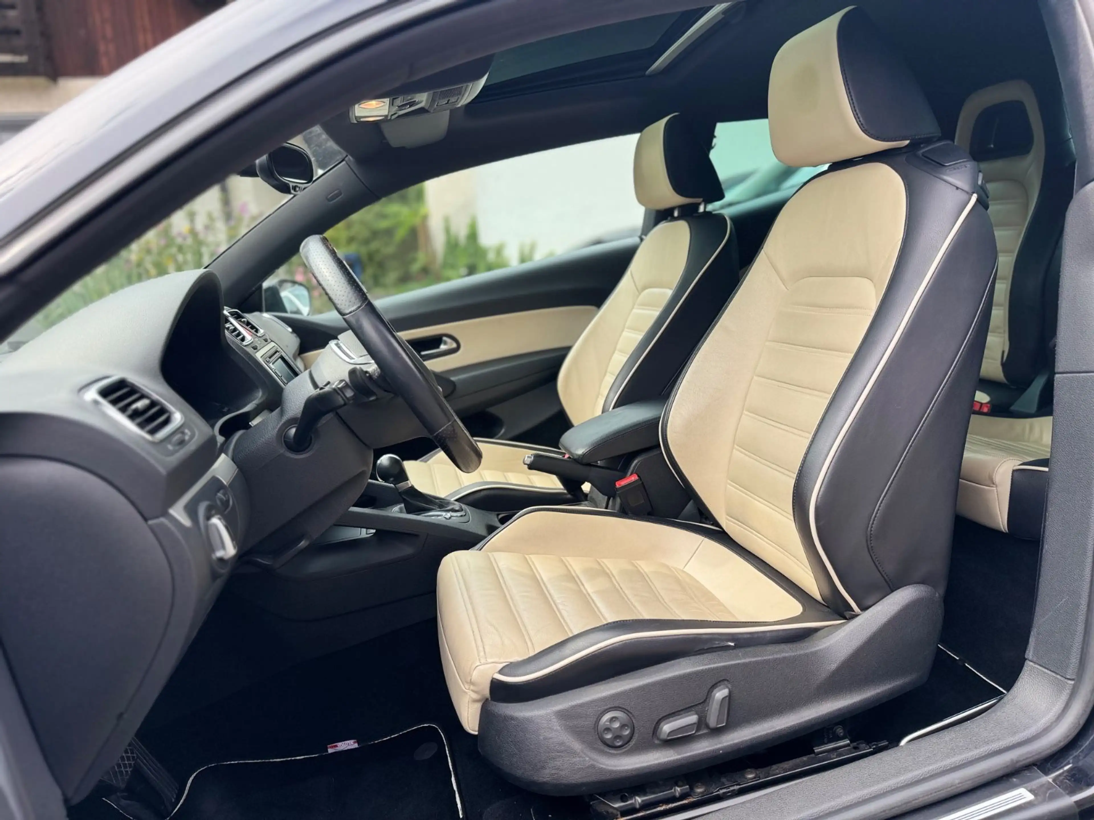 Volkswagen Scirocco 2.0 TSI 147 kW — photo 13