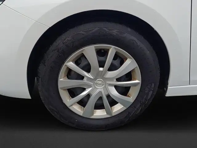 Opel Corsa view 8