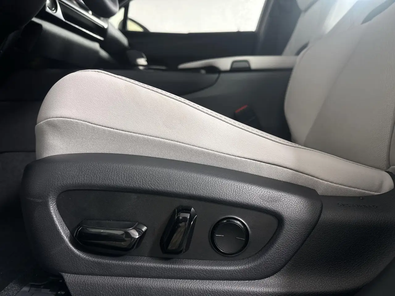 Lexus UX 300h снимка Lexus UX 300h
