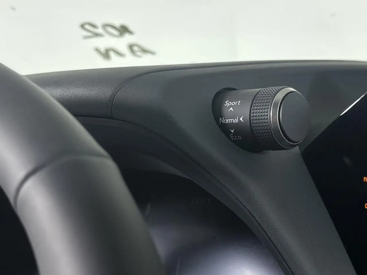 Lexus UX 300h снимка Lexus UX 300h