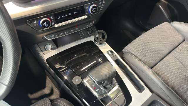 Audi Q5 — photo 20