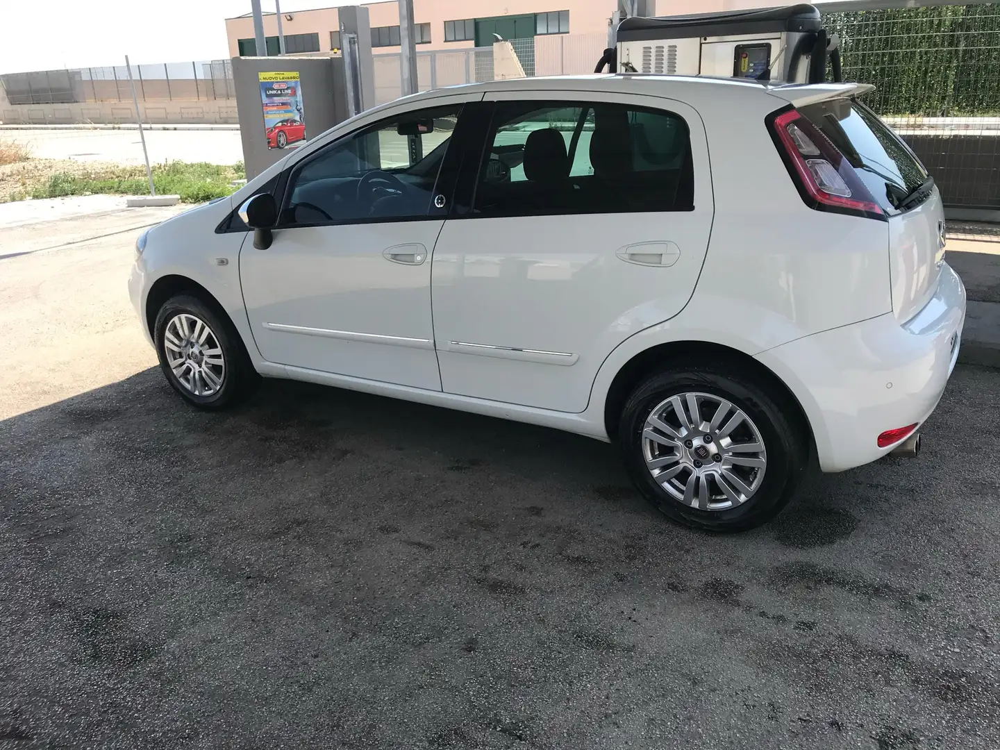 Fiat Punto 5p 1.4 natural power Lounge 70cv - 1