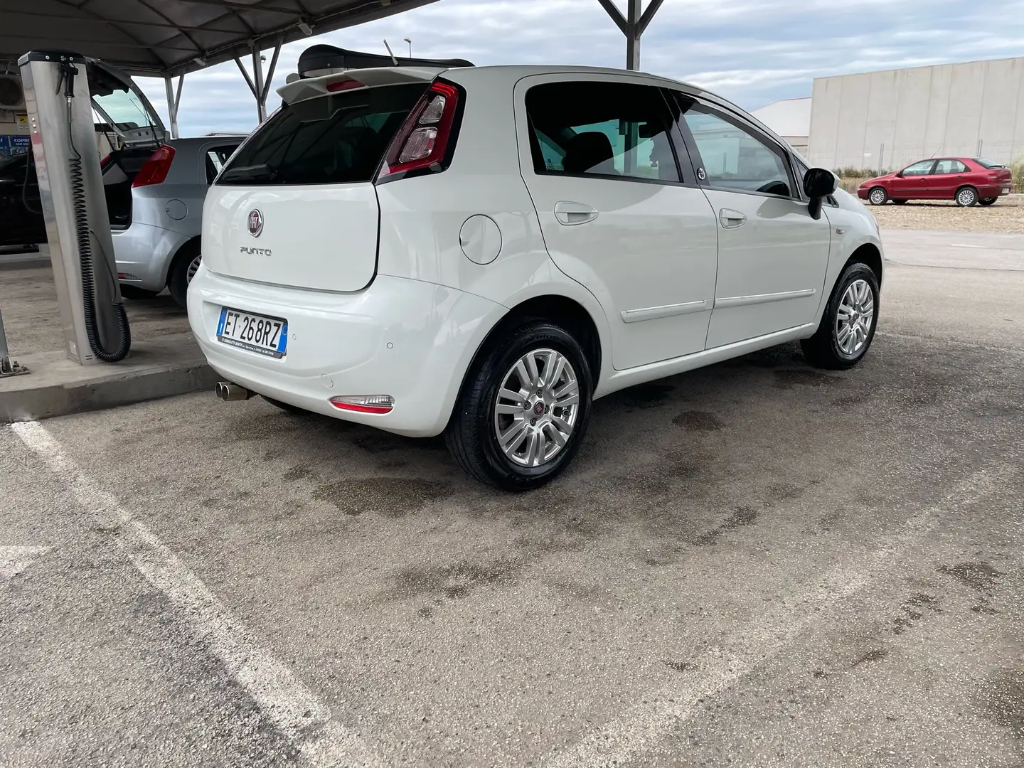 Fiat Punto 5p 1.4 natural power Lounge 70cv - 2