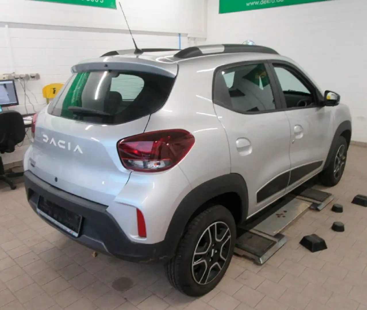 Dacia Spring Essential 45 Klima - Bluetooth Silber - 2