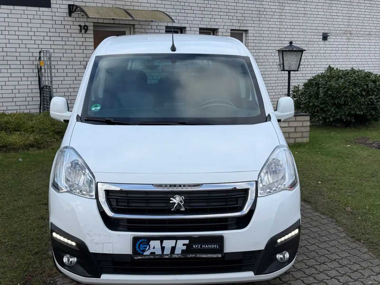 Peugeot Partner Active Blue HDI Automatik Bílá - 2