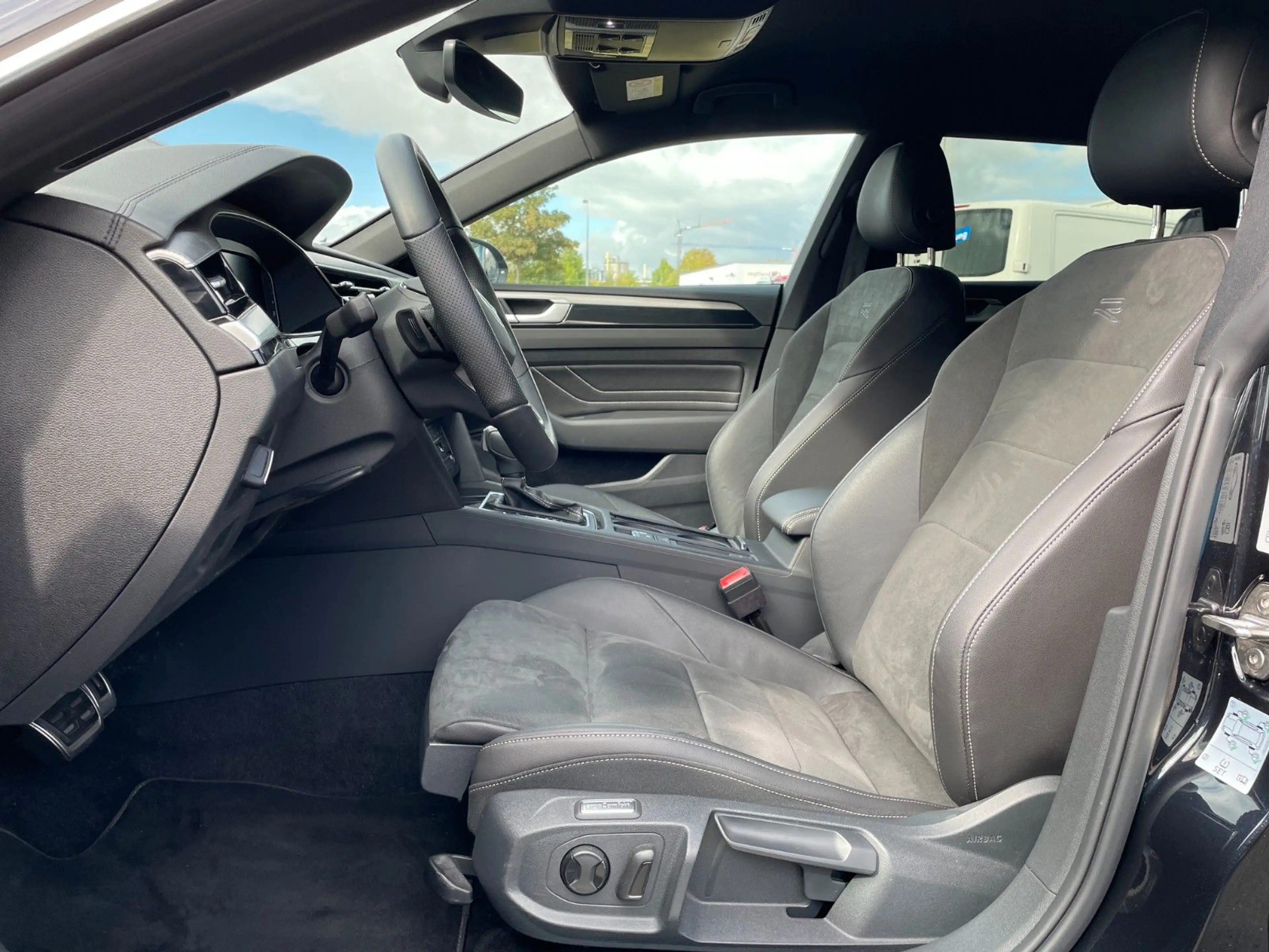 Volkswagen Arteon Shooting Brake R-Line, AHK, Kameras — photo 9