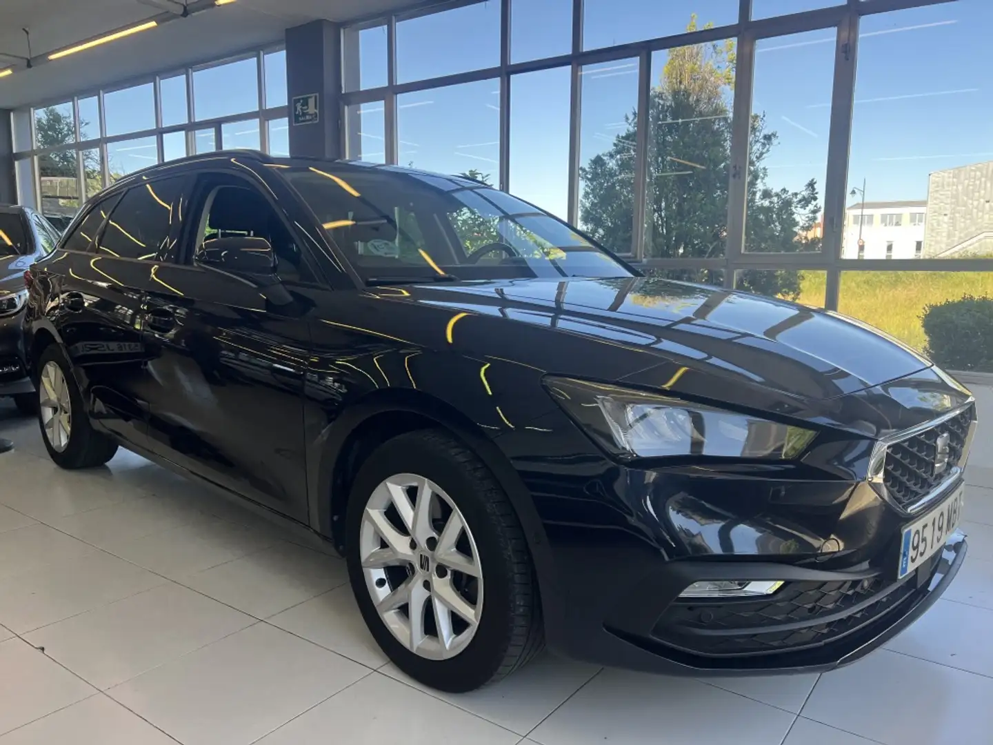 SEAT Leon ST 2.0TDI CR S&S Style XS 115 Negro - 1